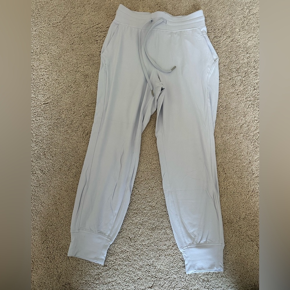 Lululemon Athletica women’s periwinkle Sweatpants